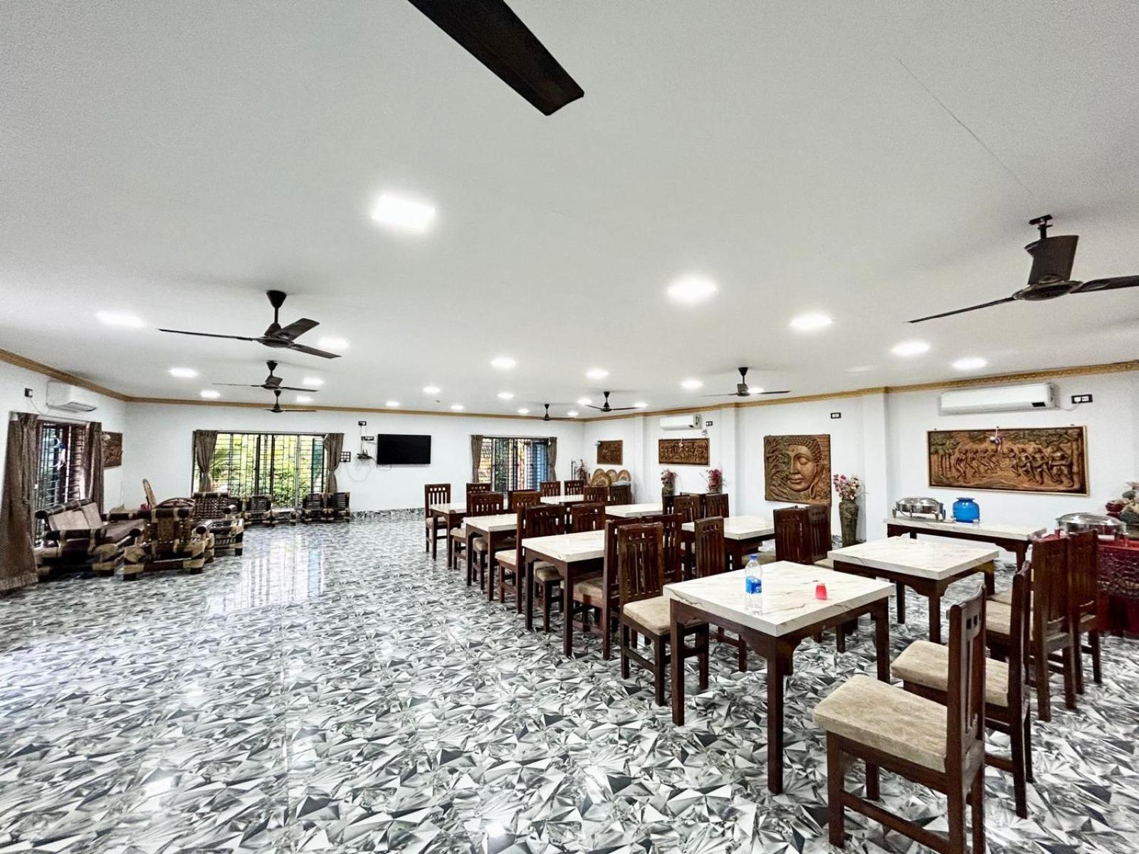 Palli Bangla Resort, Near Ruby Hospital, Anandapur Kolkata Exterior photo